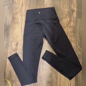 lululemon athletica wunder under high-waisted TRAIN leggings sz 4. black. 28in.